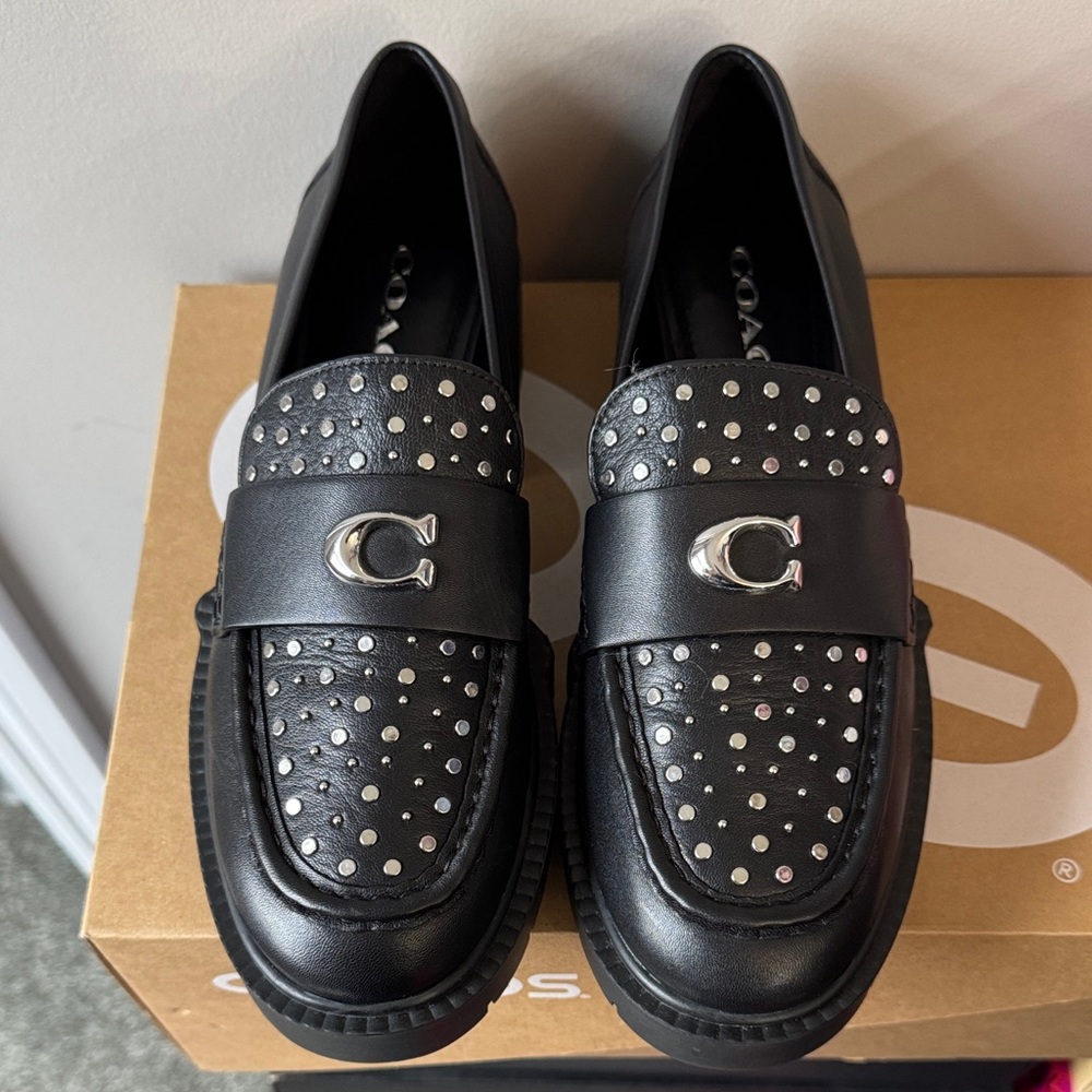 Coach Black 👩 Loafers with Silver Studs size 7.5 LIKE NEW